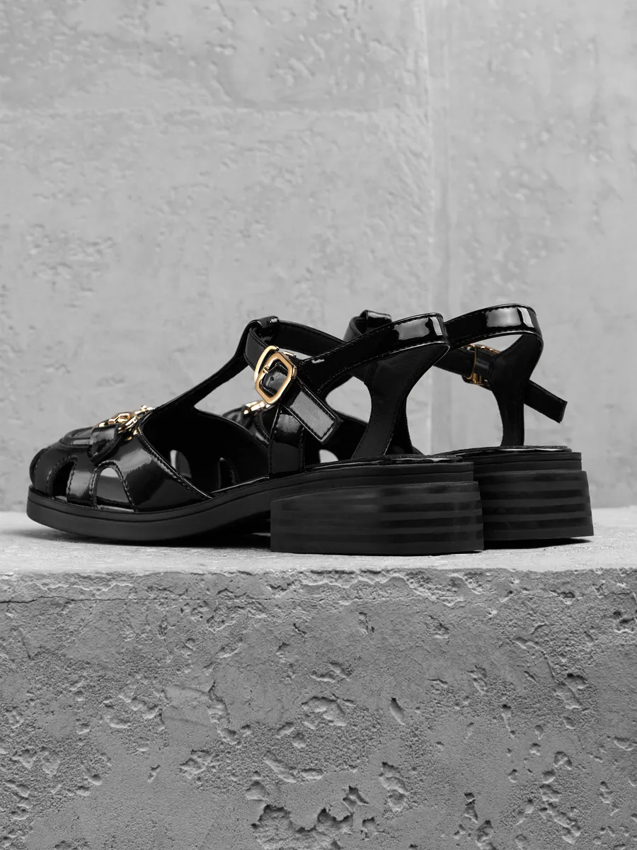 Босоножки женские летние на низком каблуке с закрытым носом 31V20-9-011