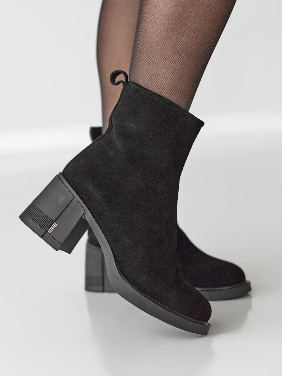 Полусапожки женские зимние натуральные замшевые на каблуке 42-ZME25-28-201