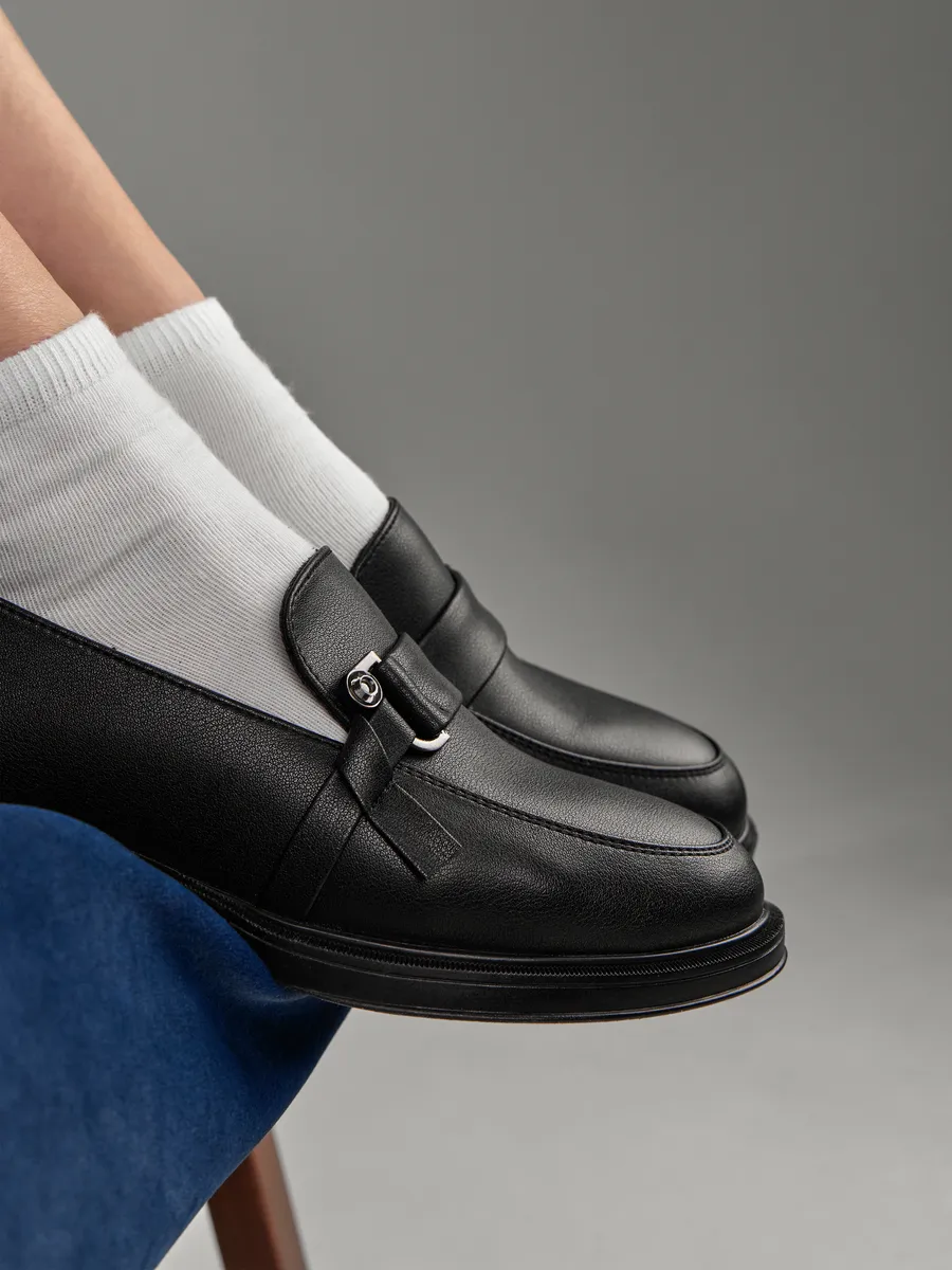 Лоферы женские натуральная кожа черные на каблуке XDN-52599-4A-ST