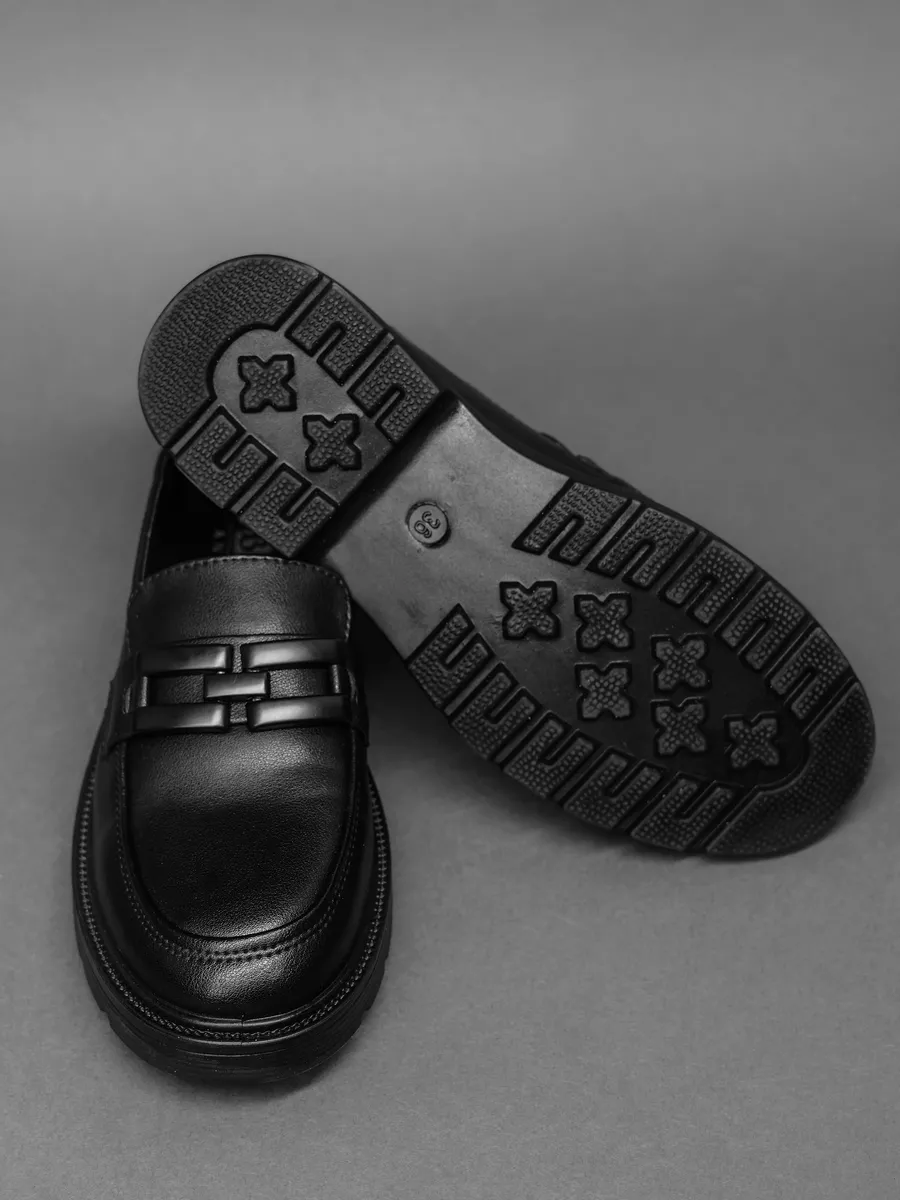 Лоферы женские натуральная кожа осенние черные GC053-010