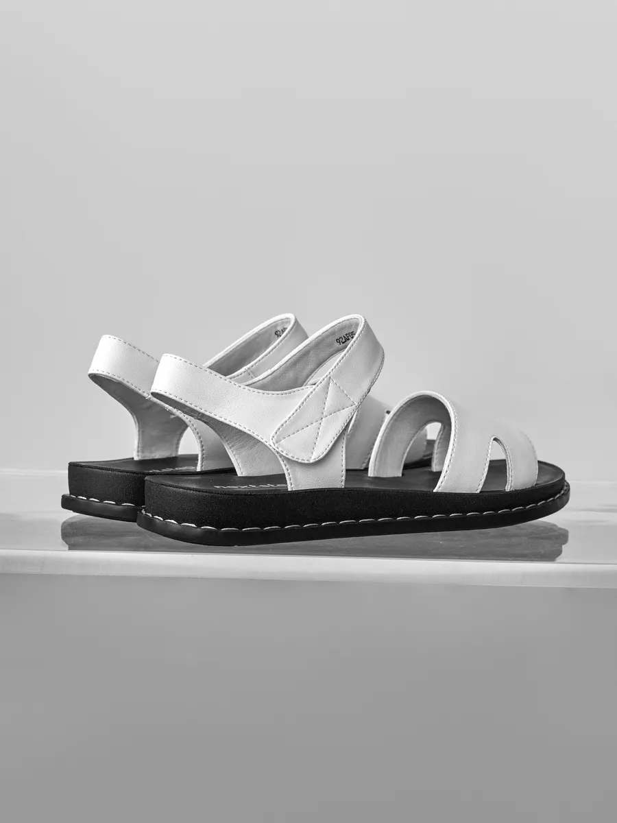 Босоножки женские летние без каблука белые 92AF05-112-1k