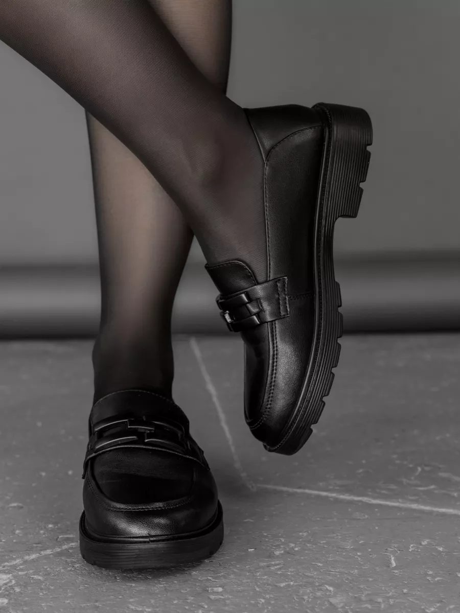 Лоферы женские натуральная кожа осенние черные GC053-010